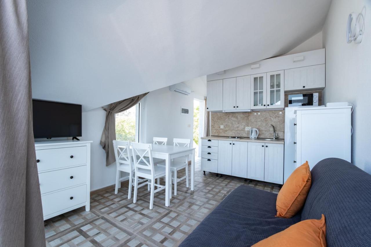 Boka 2 Apartment Krasići Bagian luar foto