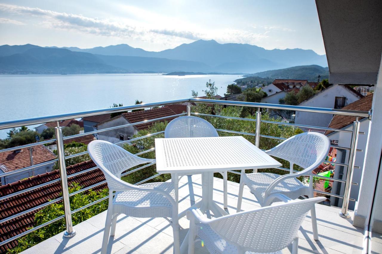 Boka 2 Apartment Krasići Bagian luar foto