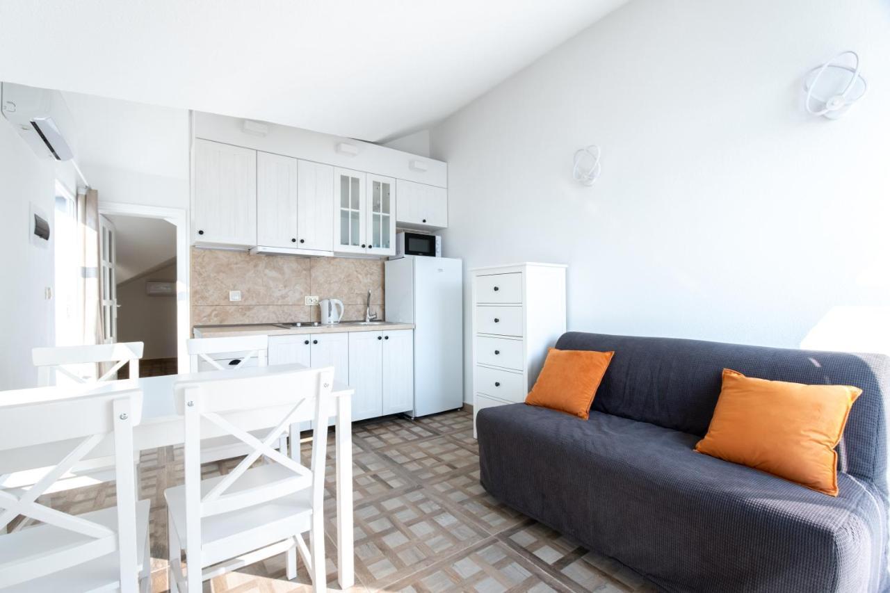 Boka 2 Apartment Krasići Bagian luar foto