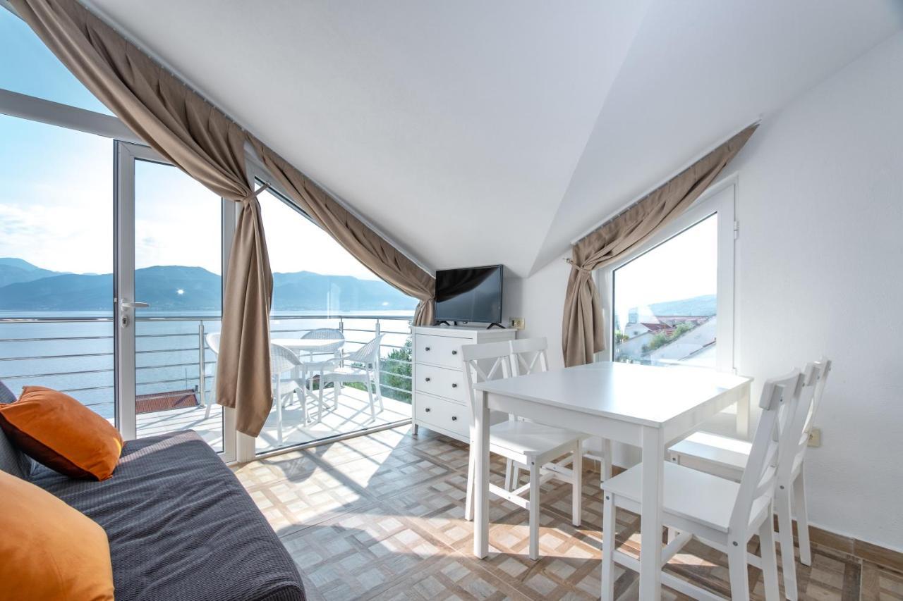 Boka 2 Apartment Krasići Bagian luar foto