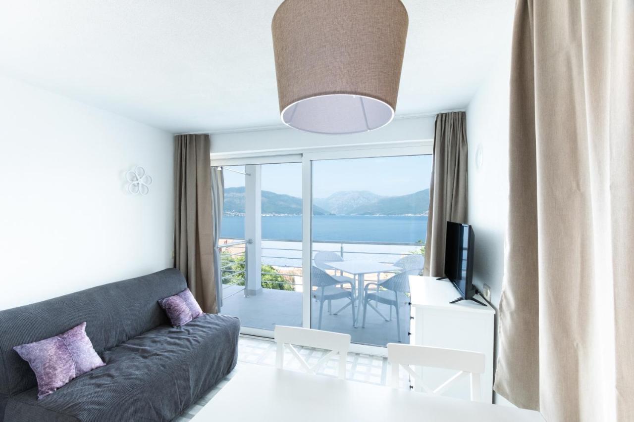 Boka 2 Apartment Krasići Bagian luar foto