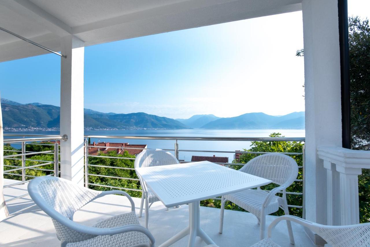 Boka 2 Apartment Krasići Bagian luar foto